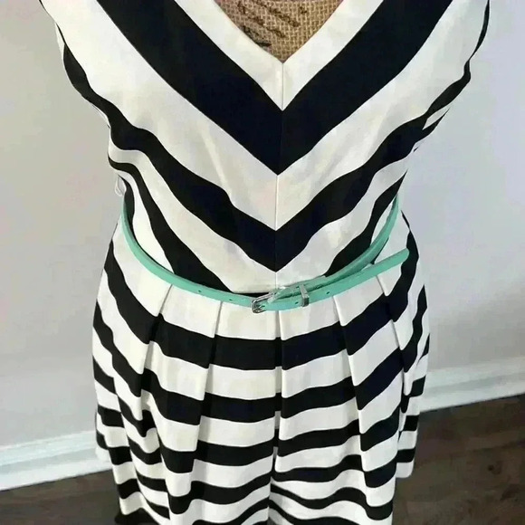 Black and white striped cocktail spring summer dress - Picture 4 of 5